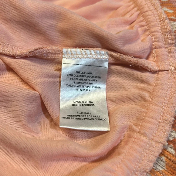 2 for$15 Madden NYC Juniors Cropped Keyhole Top - Picture 12 of 15